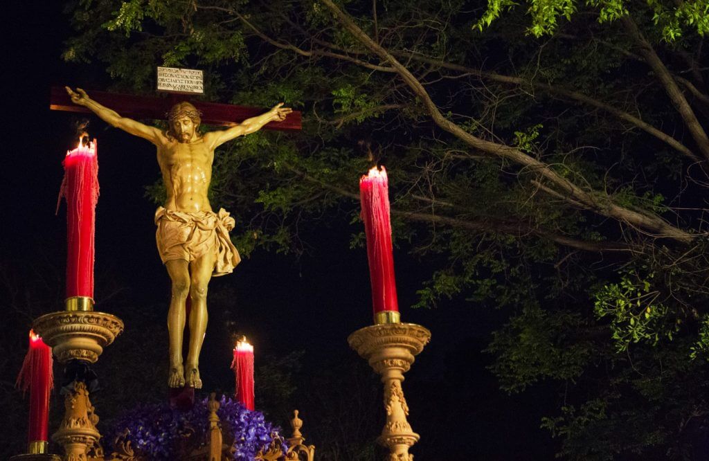 The Holy Week celebrations in the city of Granada arrived to its fourth day.