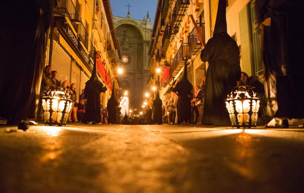 The Holy Week celebrations in Granada arrived to its fifth day.